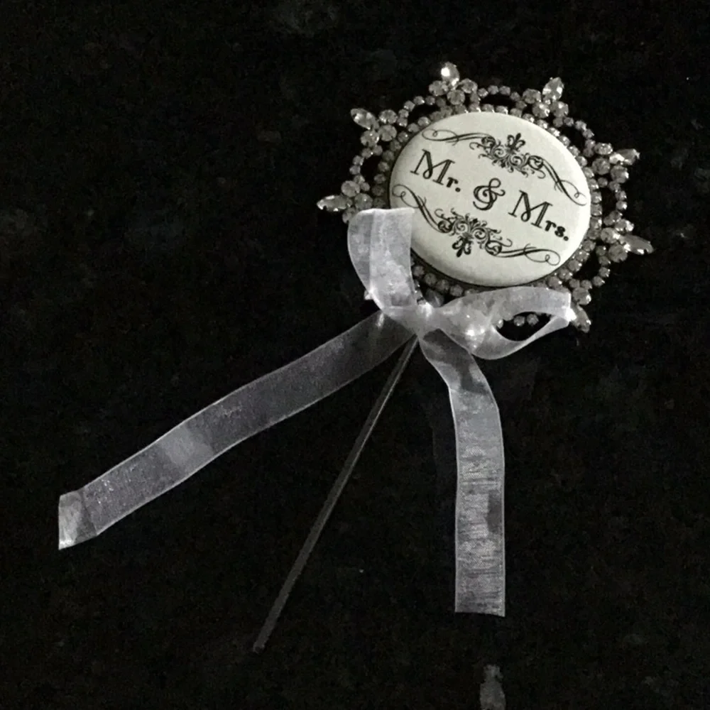 NWOT Mrs. & Mrs. wedding pick